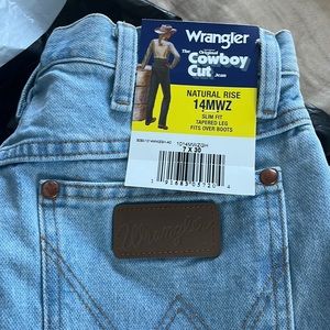 women’s cowboy cut wranglers